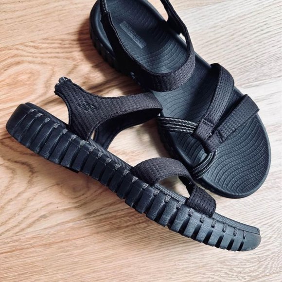 SKECHERS sandals Size 9 Go Walk Goga Mat - Picture 3 of 4